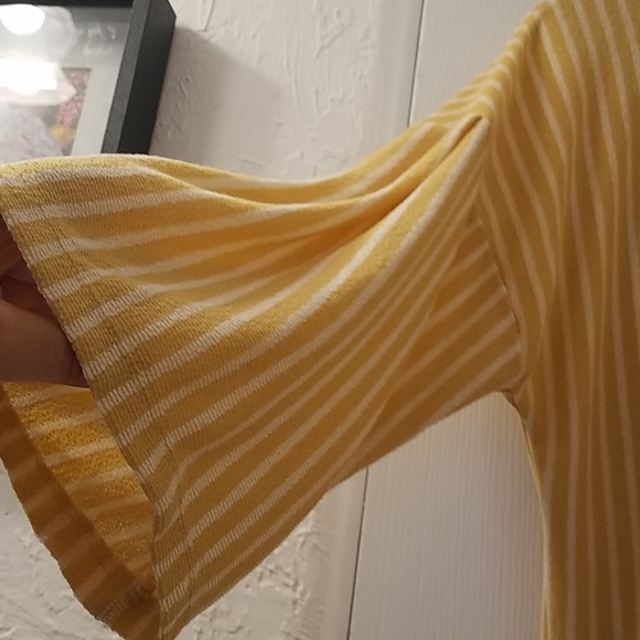 WHO WEAR WHAT WHEN WHERE  W5 Bell Sleeve Knit Top - Picture 2 of 9